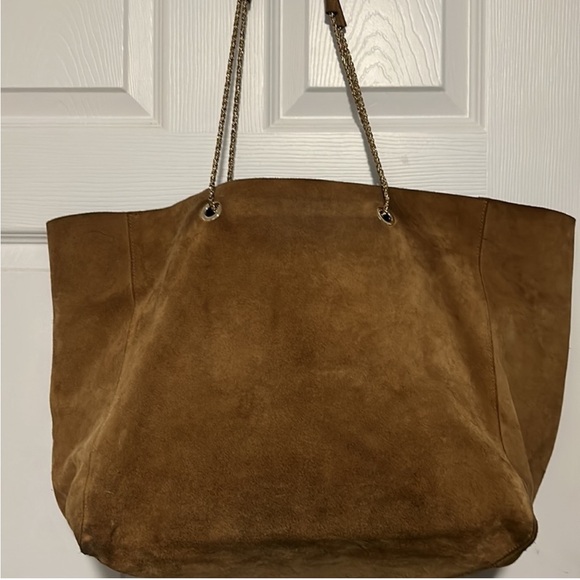 Sezane Gaby Suede tote *review pictures - Picture 1 of 14